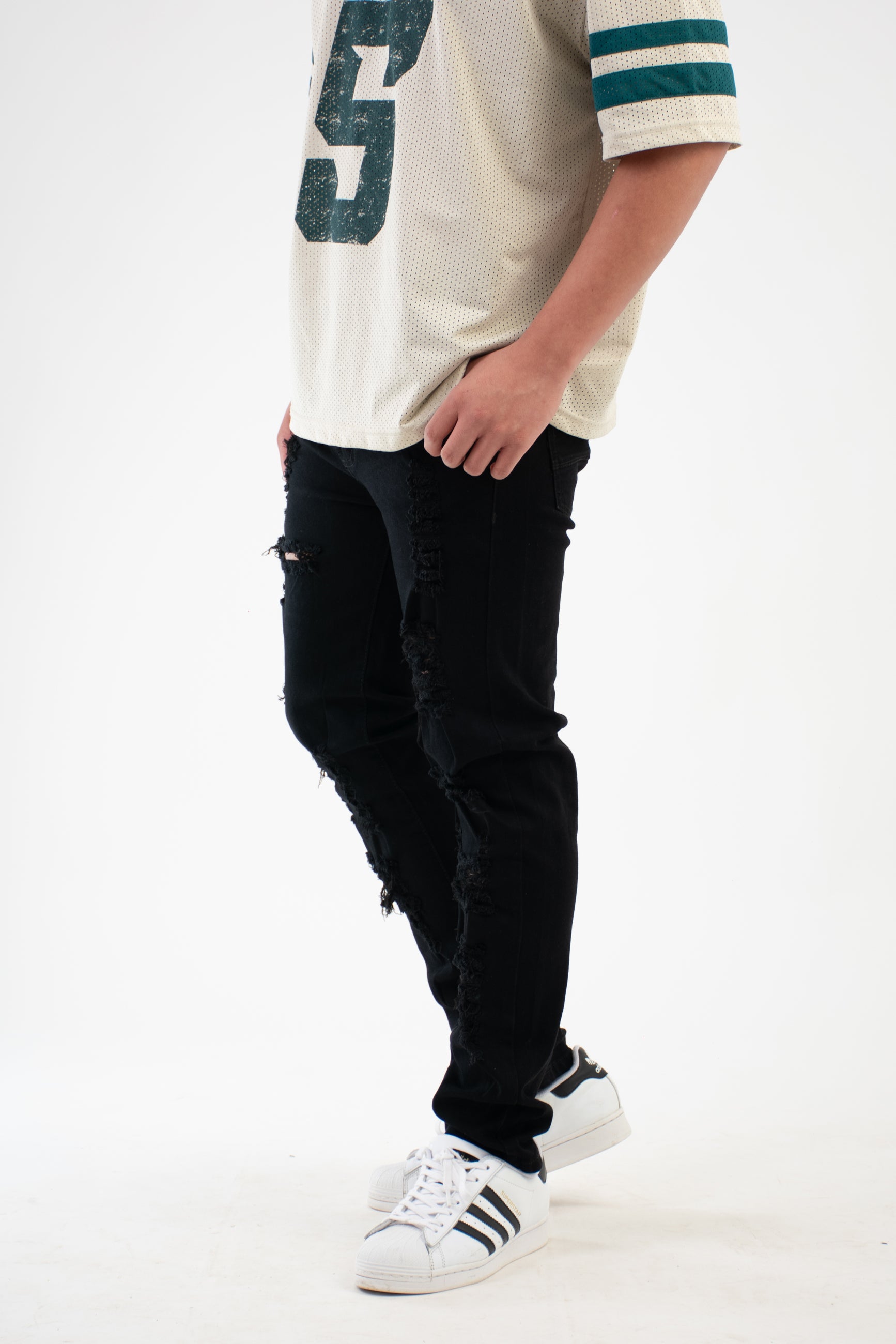 SKINNY NEGRO RASGADO