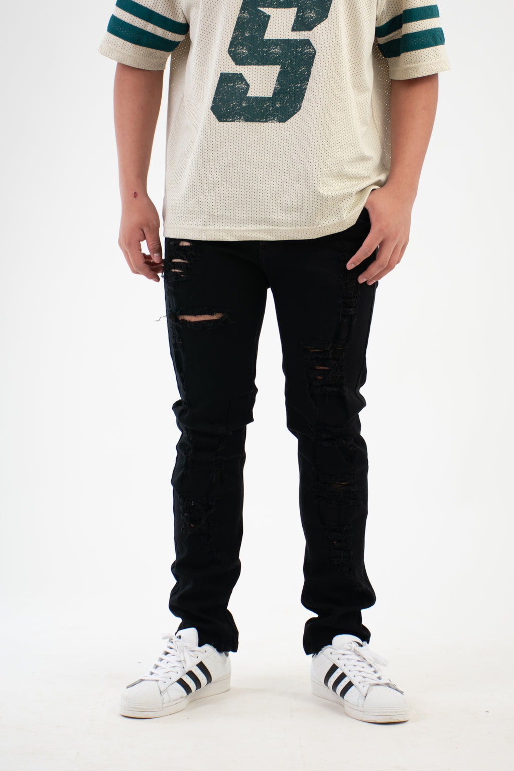 SKINNY NEGRO RASGADO