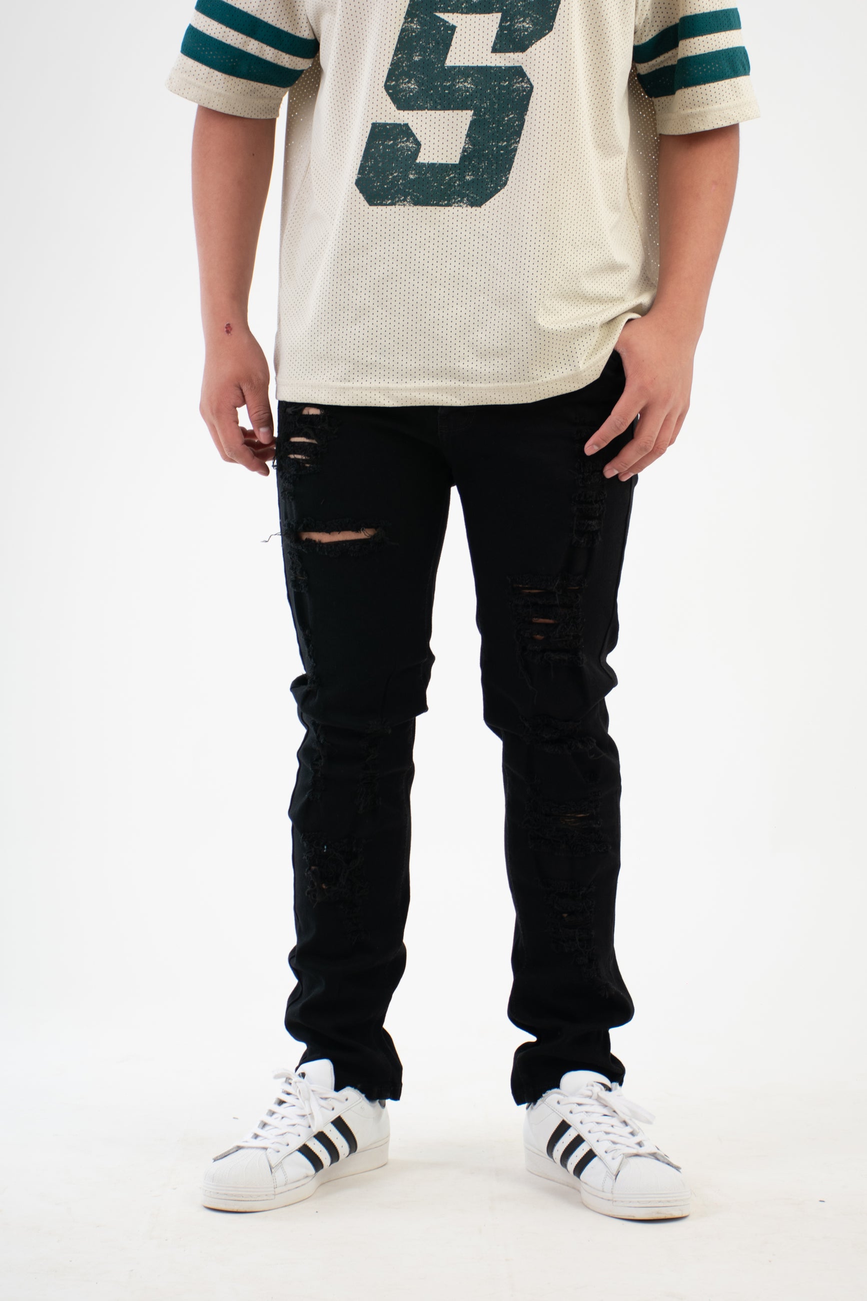 SKINNY NEGRO RASGADO