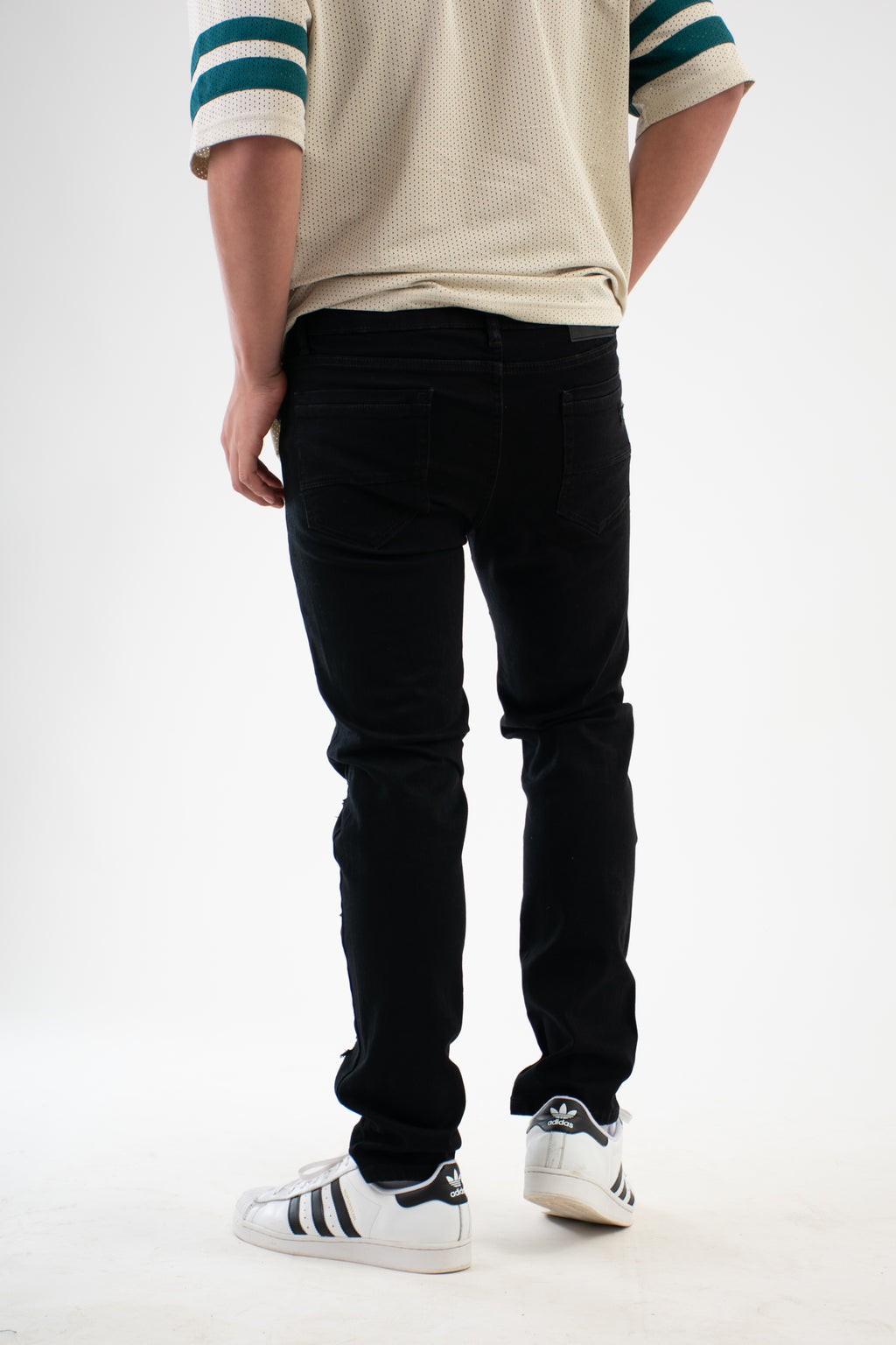 SKINNY NEGRO RASGADO