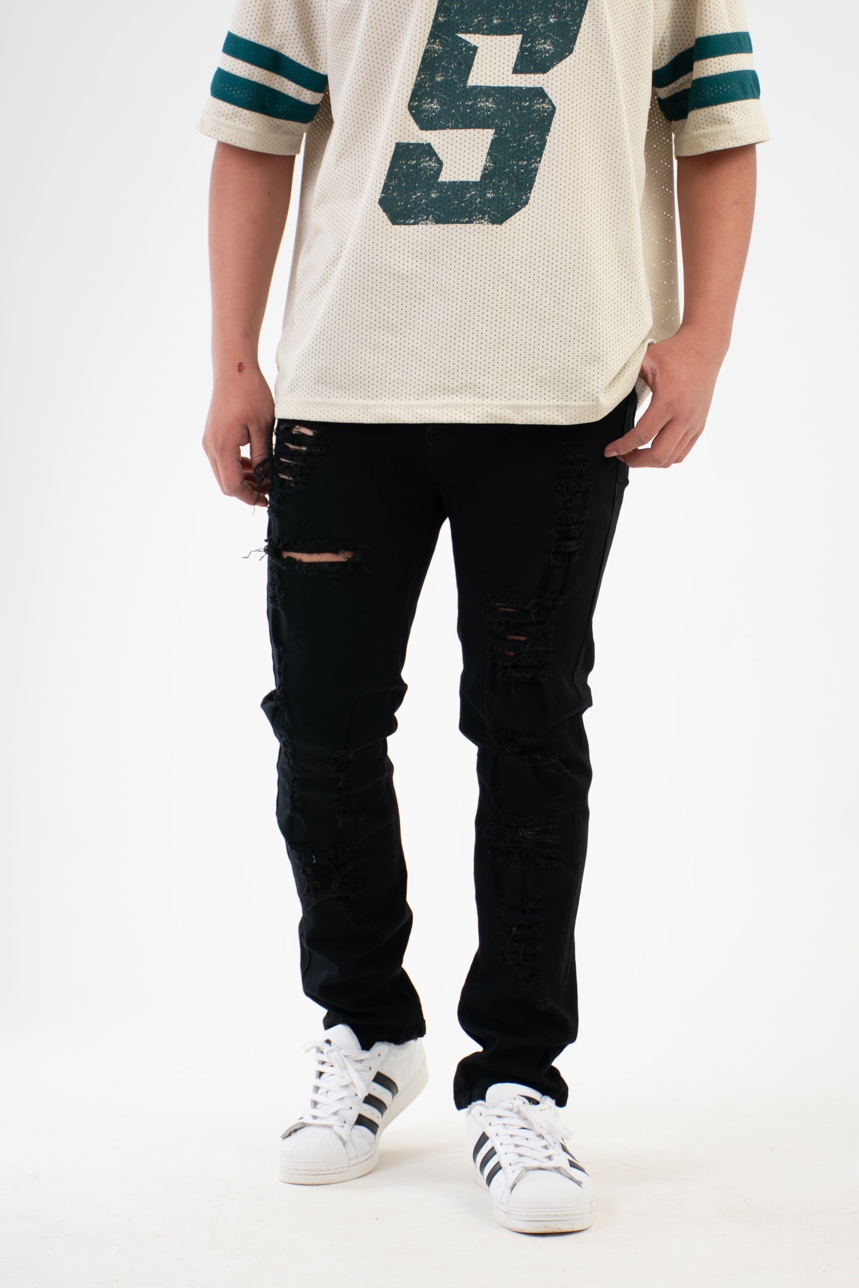 SKINNY NEGRO RASGADO